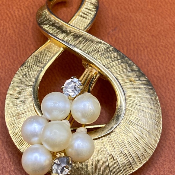 Vintage Expan Signed GoldTone Brooch/Pin Faux Pearls & Rhinestones - Picture 2 of 8